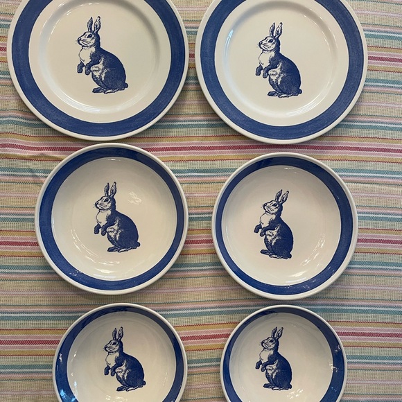Royal Stafford Rabbit Dinnerware Set - Picture 2 of 3